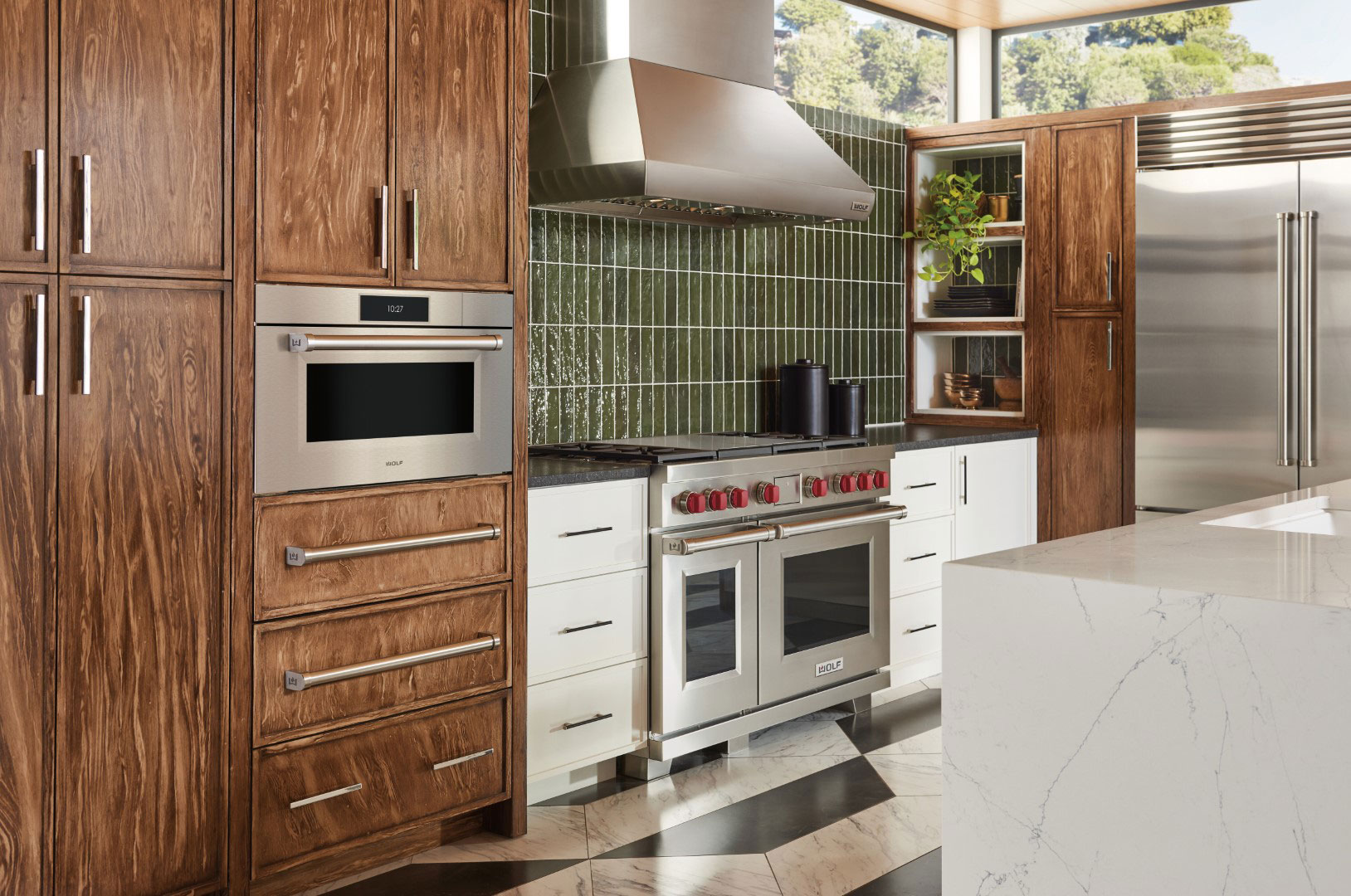 Estufa Wolf profesional en cocina de diseño